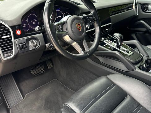 Used 2021 Porsche Cayenne image 13