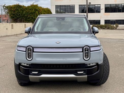 Used 2023 Rivian R1S Adventure AWD/4WD image 9