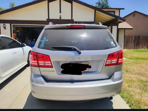 Used 2016 Dodge Journey SE w/ Flexible Seating Group image 2