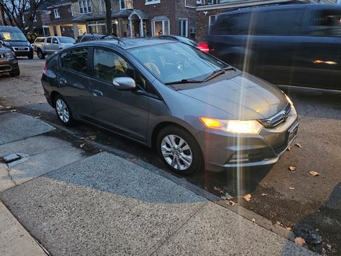 Used 2013 Honda Insight EX image 2