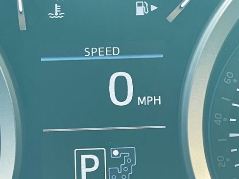 Used 2013 Toyota Land Cruiser image 17