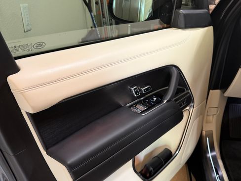 Used 2023 Land Rover Range Rover Autobiography AWD/4WD image 12