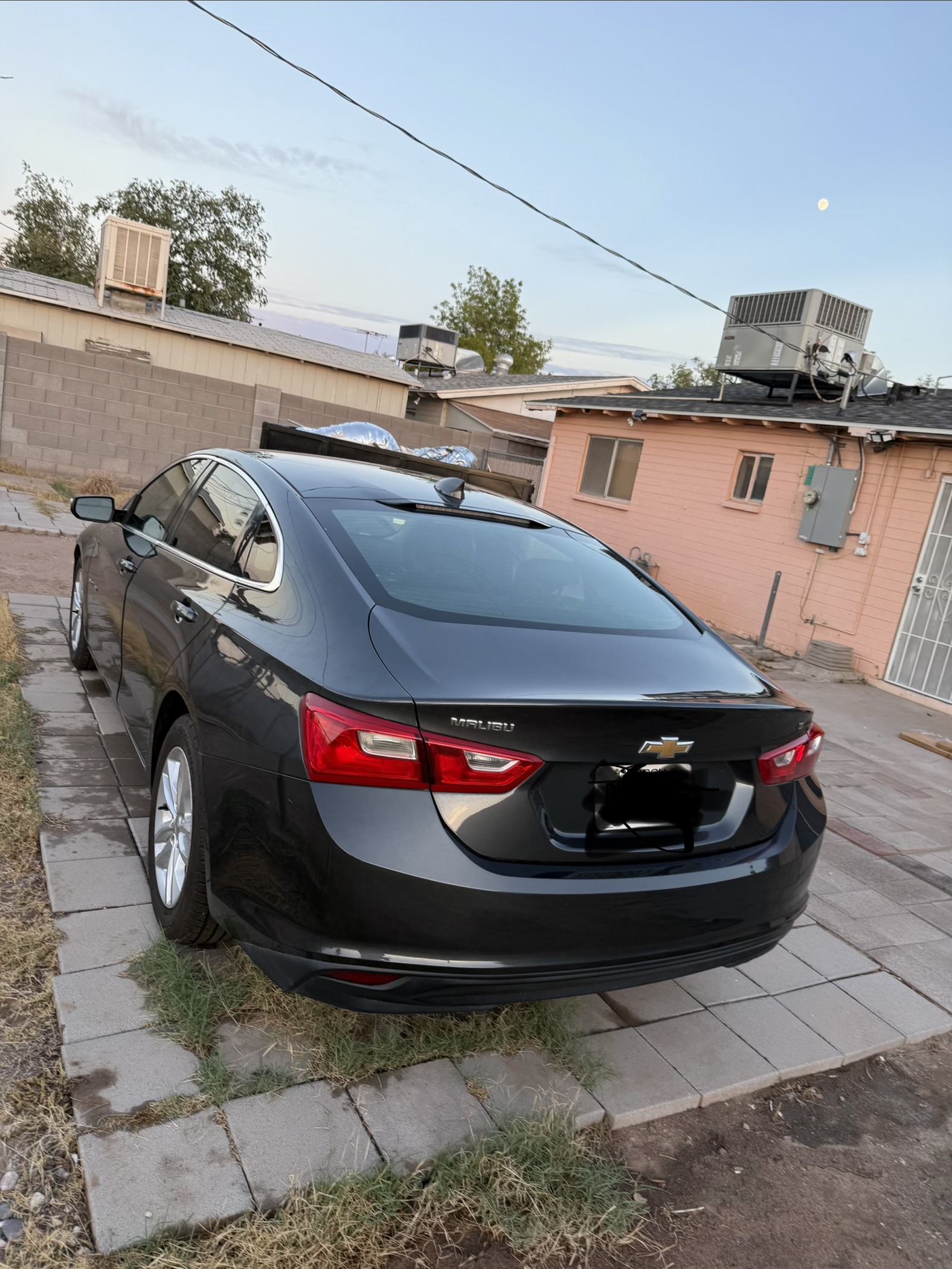 Used 2018 Chevrolet Malibu LT FWD image 4