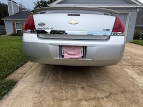 Used 2011 Chevrolet Impala LT FWD image 4
