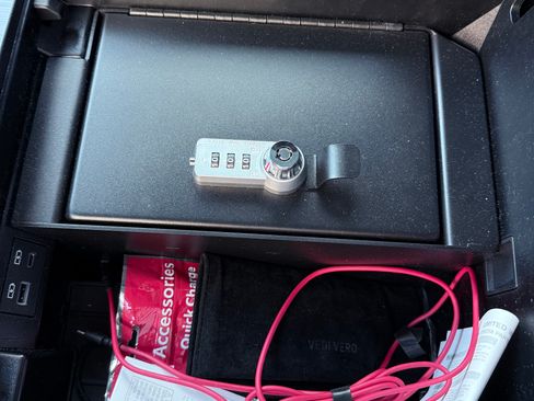 Used 2025 Toyota Tundra Platinum image 15