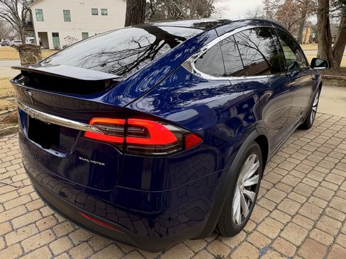 Used 2020 Tesla Model X Long Range image 6