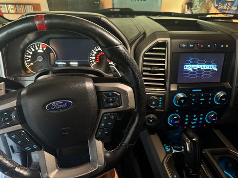 Used 2018 Ford F150 Raptor w/ Equipment Group 802A Luxury AWD/4WD image 9