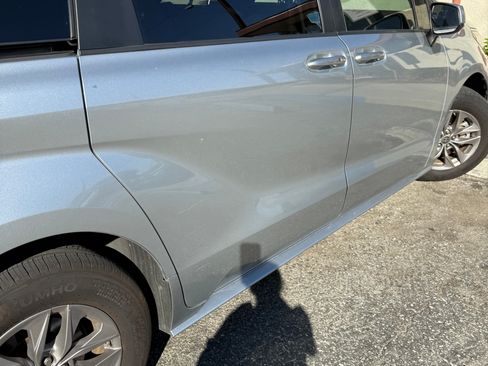 Used 2022 Toyota Sienna LE image 1