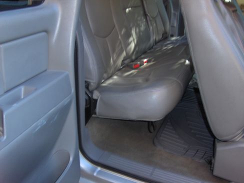 Used 2006 Chevrolet Silverado 2500 LT w/ Heavy-Duty Power Package image 15