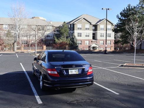 Used 2010 Mercedes-Benz C 300 4MATIC Sedan image 6