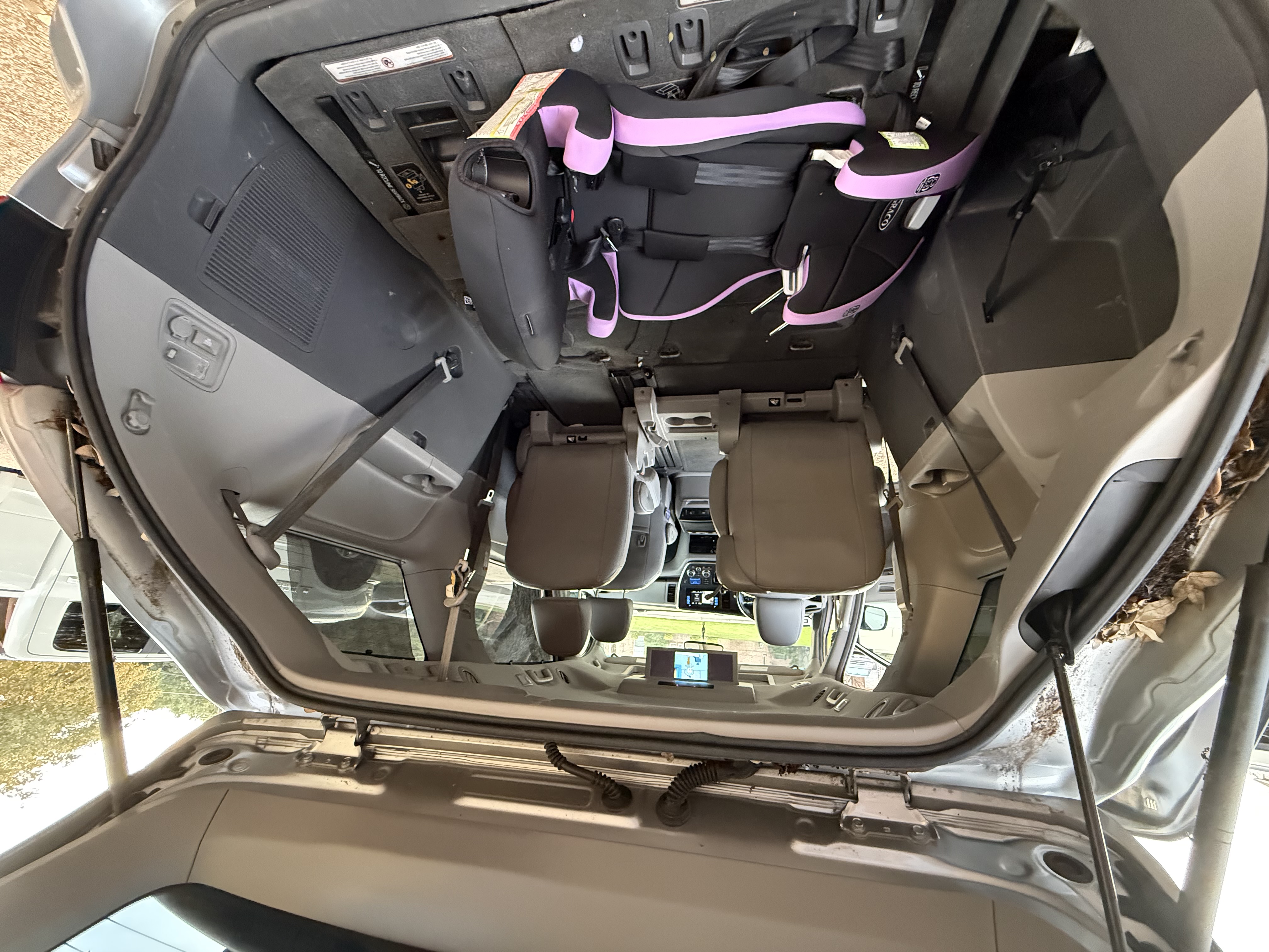 Used 2017 Toyota Sienna XLE Premium FWD image 11