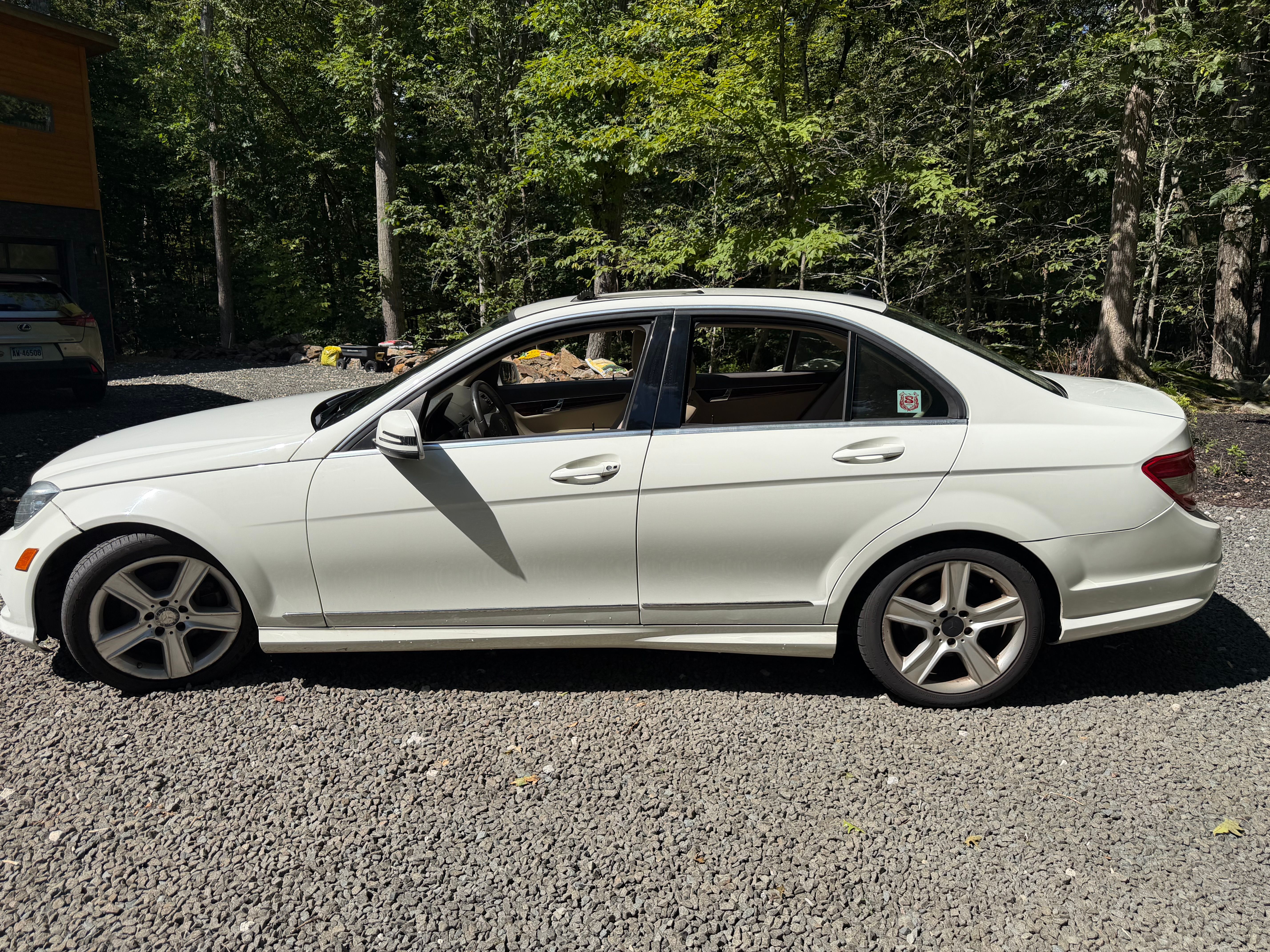 Used 2011 Mercedes-Benz C 300 4MATIC Sedan image 12