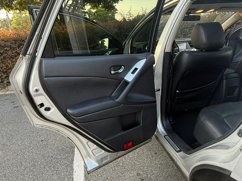 Used 2011 Nissan Murano SV AWD/4WD image 10