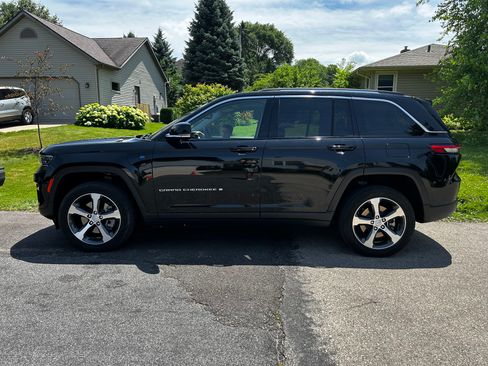 Used 2022 Jeep Grand Cherokee Limited 4xe AWD/4WD image 2