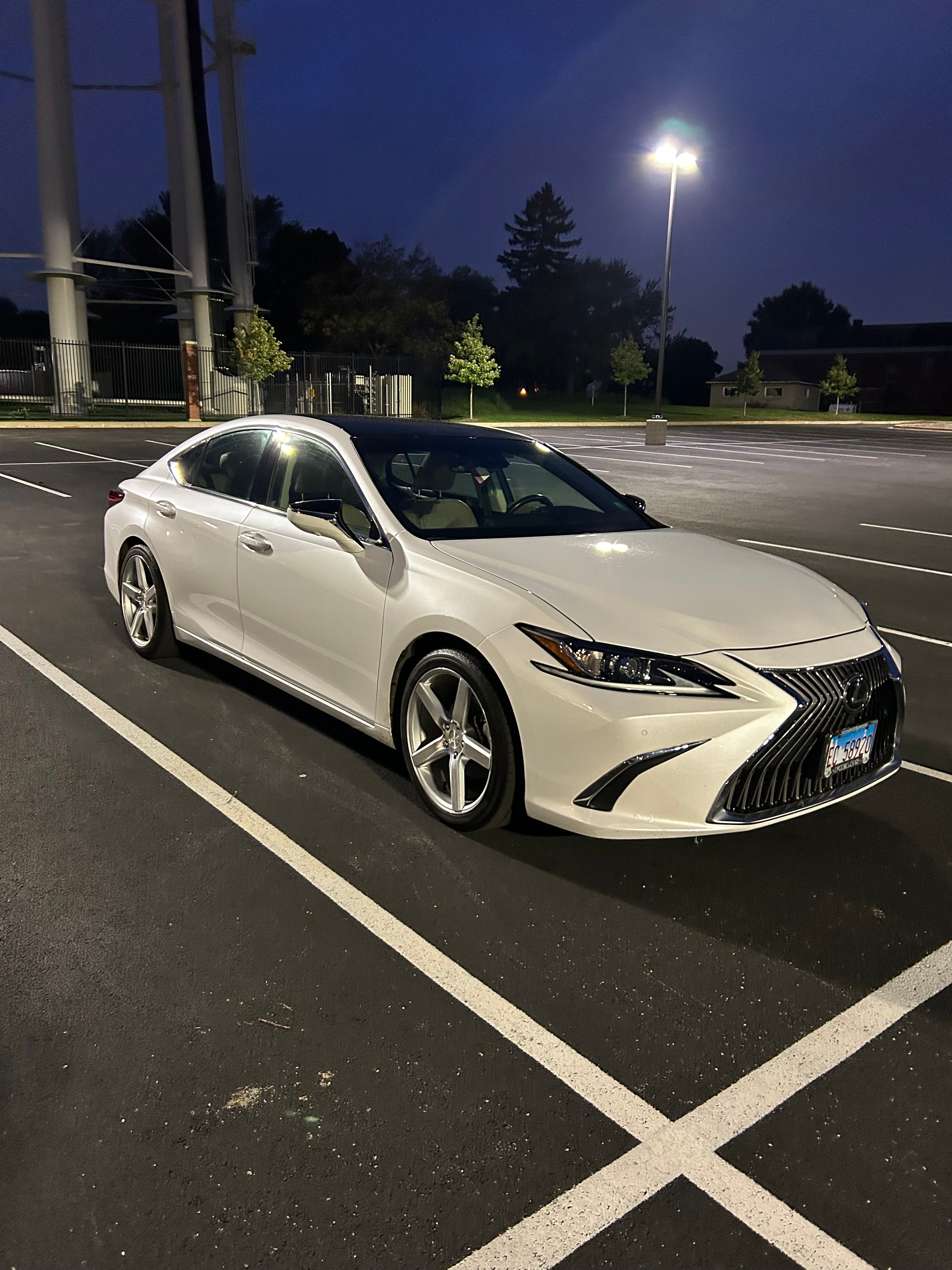 Used 2019 Lexus ES 350 w/ Accessory Package 2 FWD image 1
