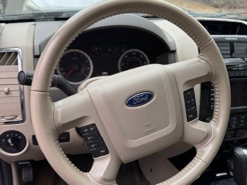 Used 2010 Ford Escape Limited image 11