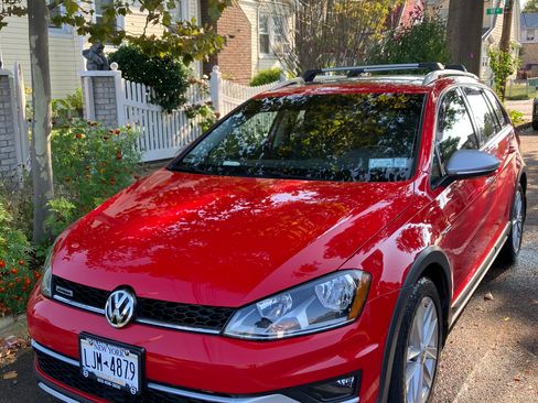 Used 2017 Volkswagen Golf Alltrack SE image 10