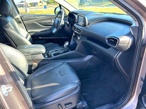 Used 2019 Hyundai Santa Fe Limited image 12