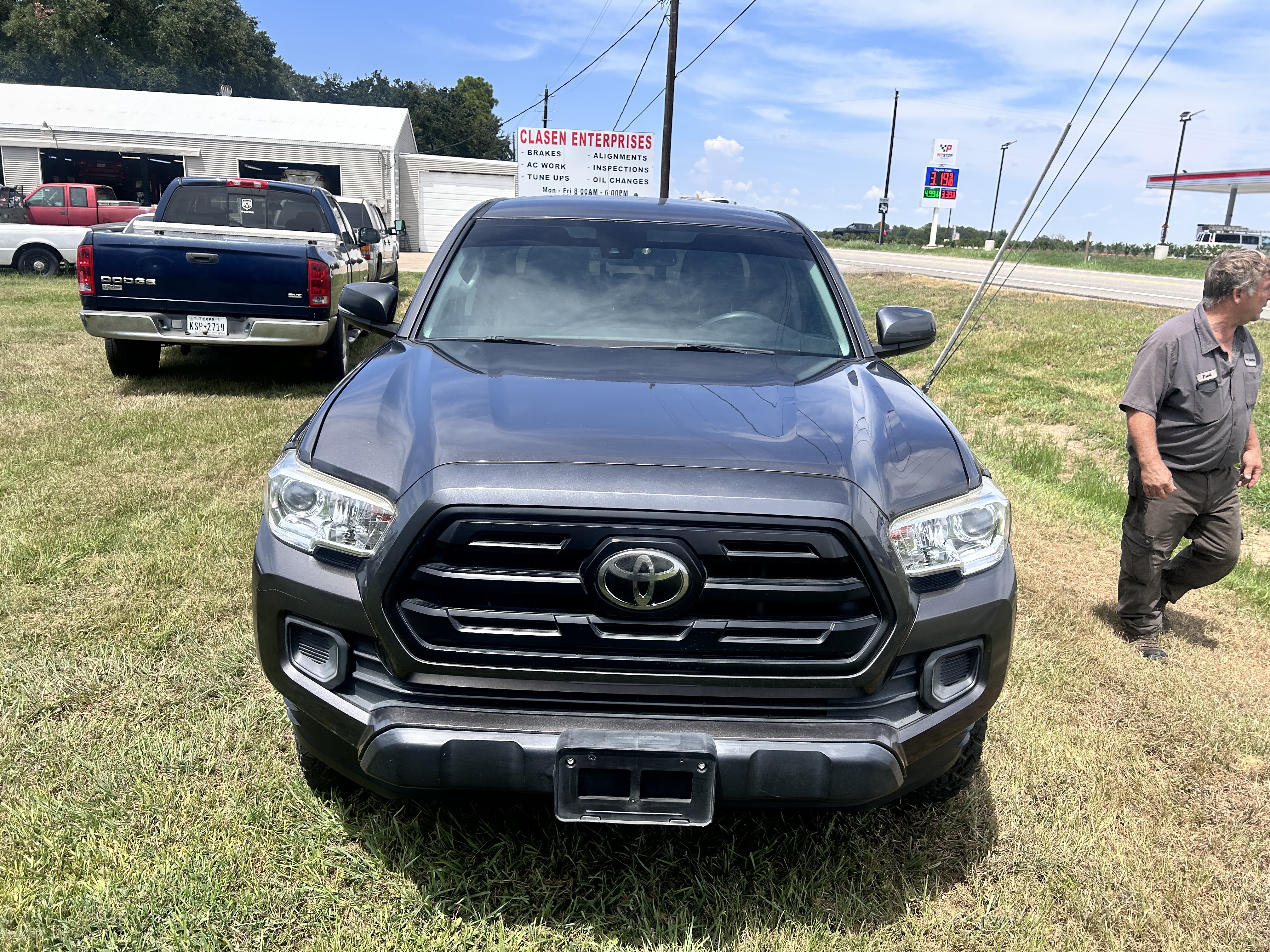 Used 2019 Toyota Tacoma SR w/ SR Convenience Package RWD image 2