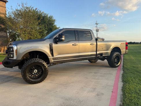 Used 2024 Ford F350 Lariat w/ Sport Appearance Package AWD/4WD image 10