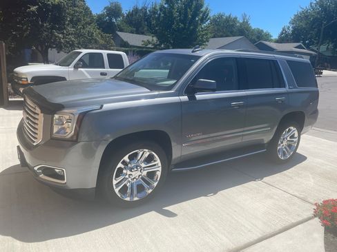 Used 2019 GMC Yukon SLT w/ Premium Edition AWD/4WD image 6