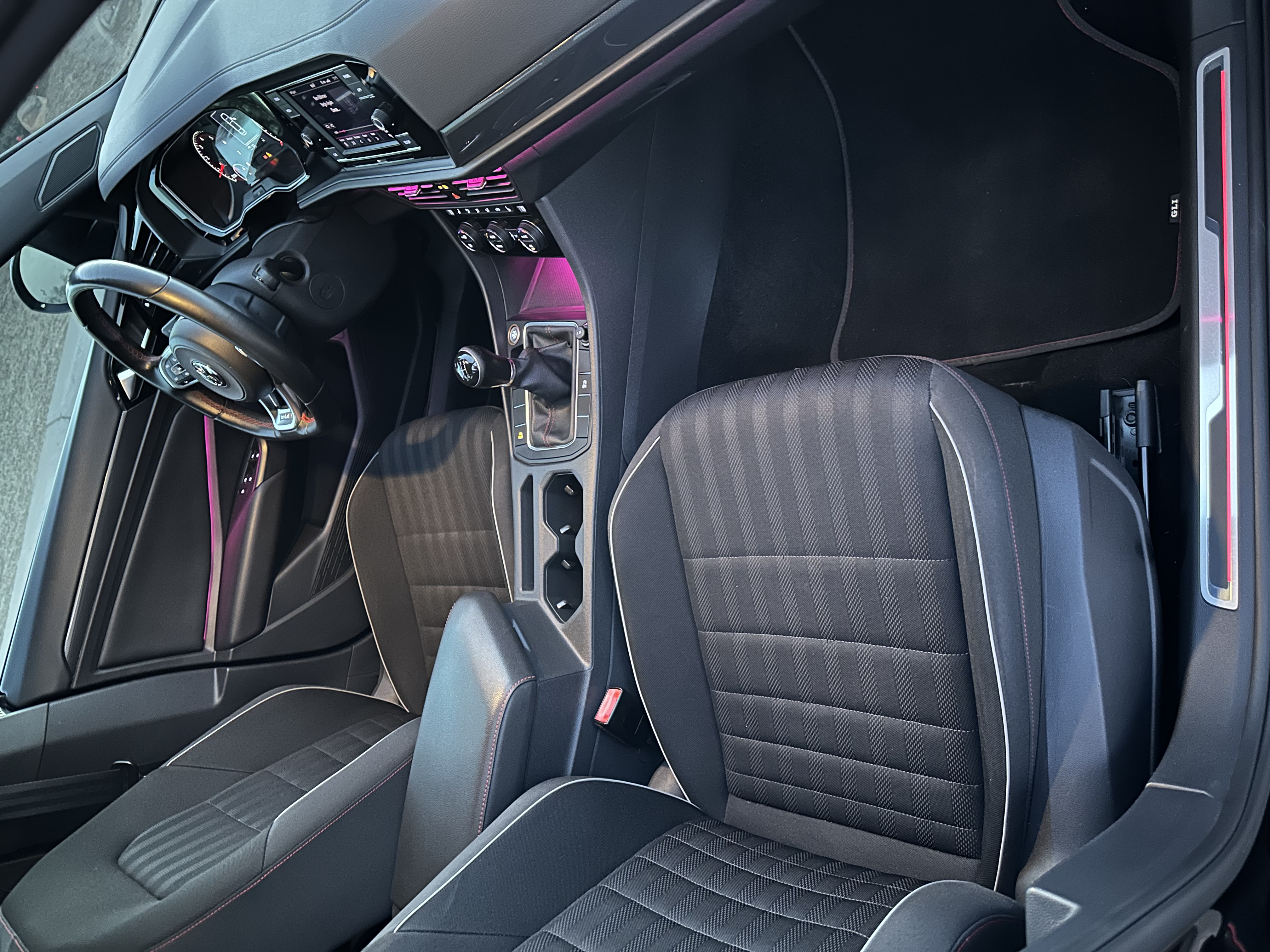 Used 2019 Volkswagen Jetta GLI FWD image 11