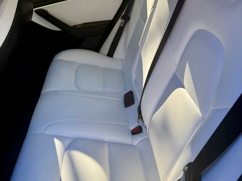 Used 2020 Tesla Model 3 Standard Range Plus image 8