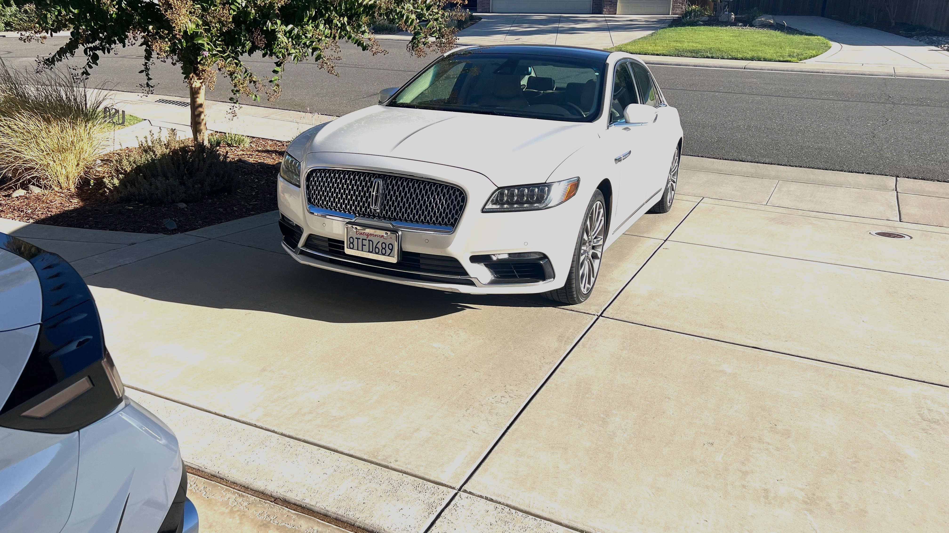 Used 2017 Lincoln Continental Reserve w/ Luxury Package AWD/4WD image 5