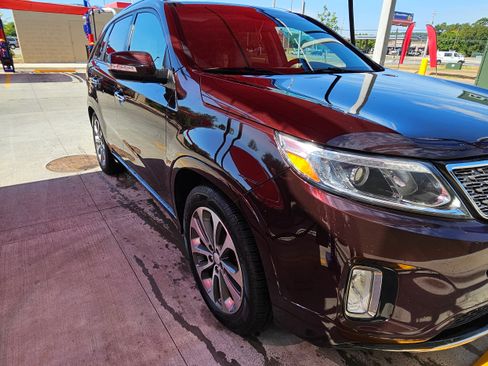 Used 2015 Kia Sorento SX image 4