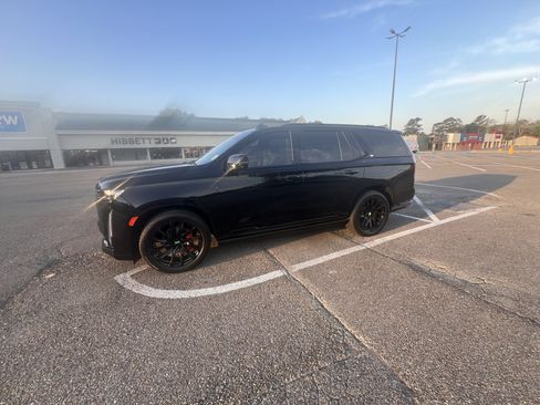 Used 2023 Cadillac Escalade Sport w/ LPO, ONYX Package image 14