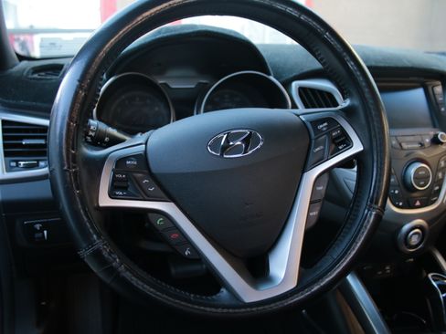 Used 2017 Hyundai Veloster Value Edition image 11