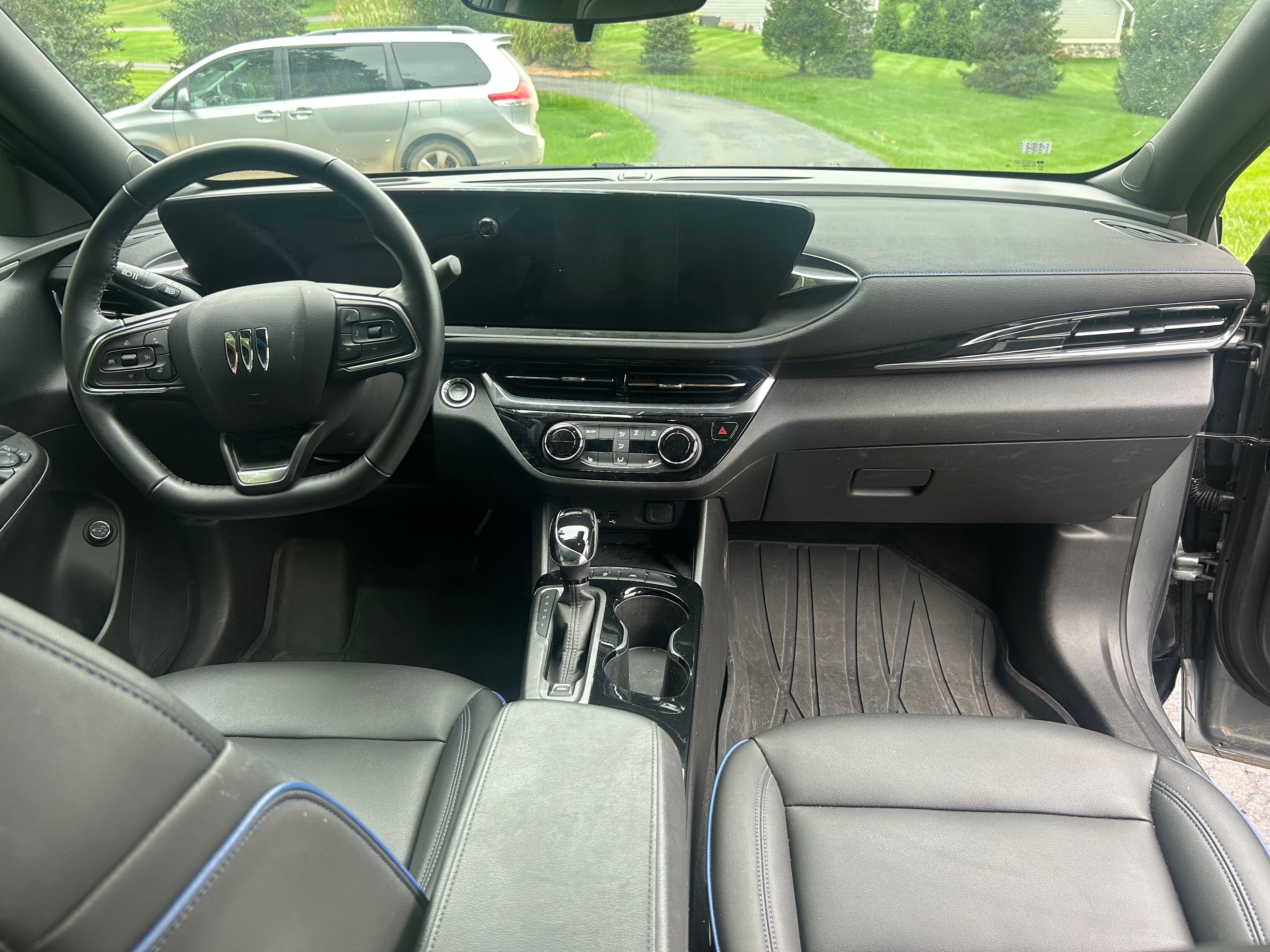 Used 2024 Buick Envista Sport Touring w/ Convenience I Package FWD image 11
