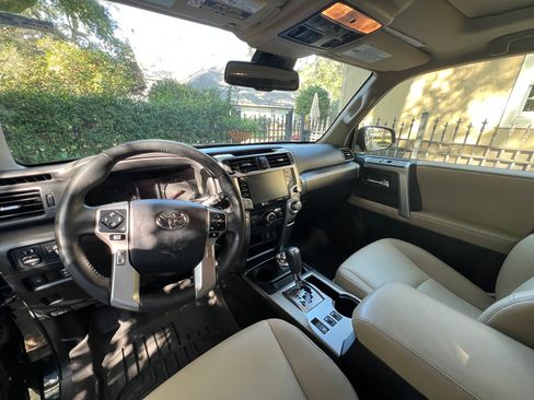 Used 2021 Toyota 4Runner SR5 Premium image 6