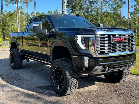 Used 2024 GMC Sierra 2500 Denali w/ Denali Reserve Package image 1