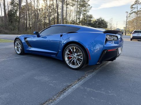 Used 2016 Chevrolet Corvette Z06 w/ 3LZ Preferred Equipment Group image 6