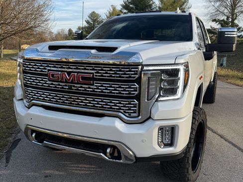 Used 2023 GMC Sierra 3500 Denali w/ Denali Ultimate Package image 4