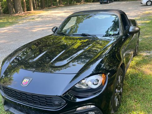 Used 2017 FIAT 124 Spider Abarth RWD image 6