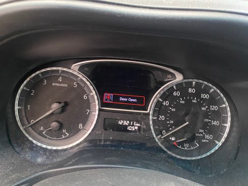 Used 2013 INFINITI JX35 FWD w/ Premium Pkg image 2