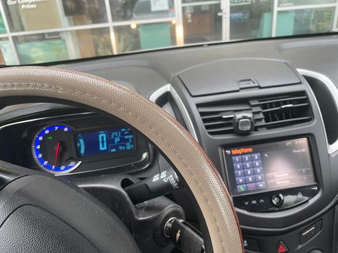 Used 2016 Chevrolet Trax LS image 11