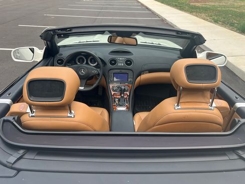 Used 2011 Mercedes-Benz SL 550 image 13