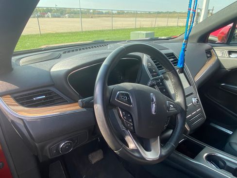 Used 2015 Lincoln MKC FWD w/ Equipment Group 101A Select image 9