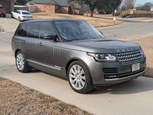 Used 2017 Land Rover Range Rover Supercharged image 9