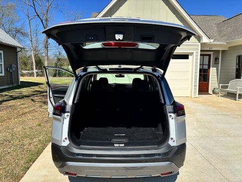 Used 2022 Nissan Rogue SL w/ SL Premium Package image 10