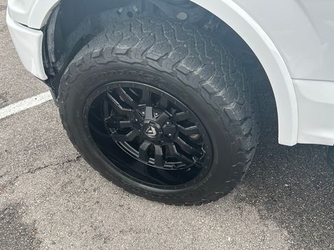 Used 2020 Ford F150 XLT w/ Equipment Group 302A Luxury image 9