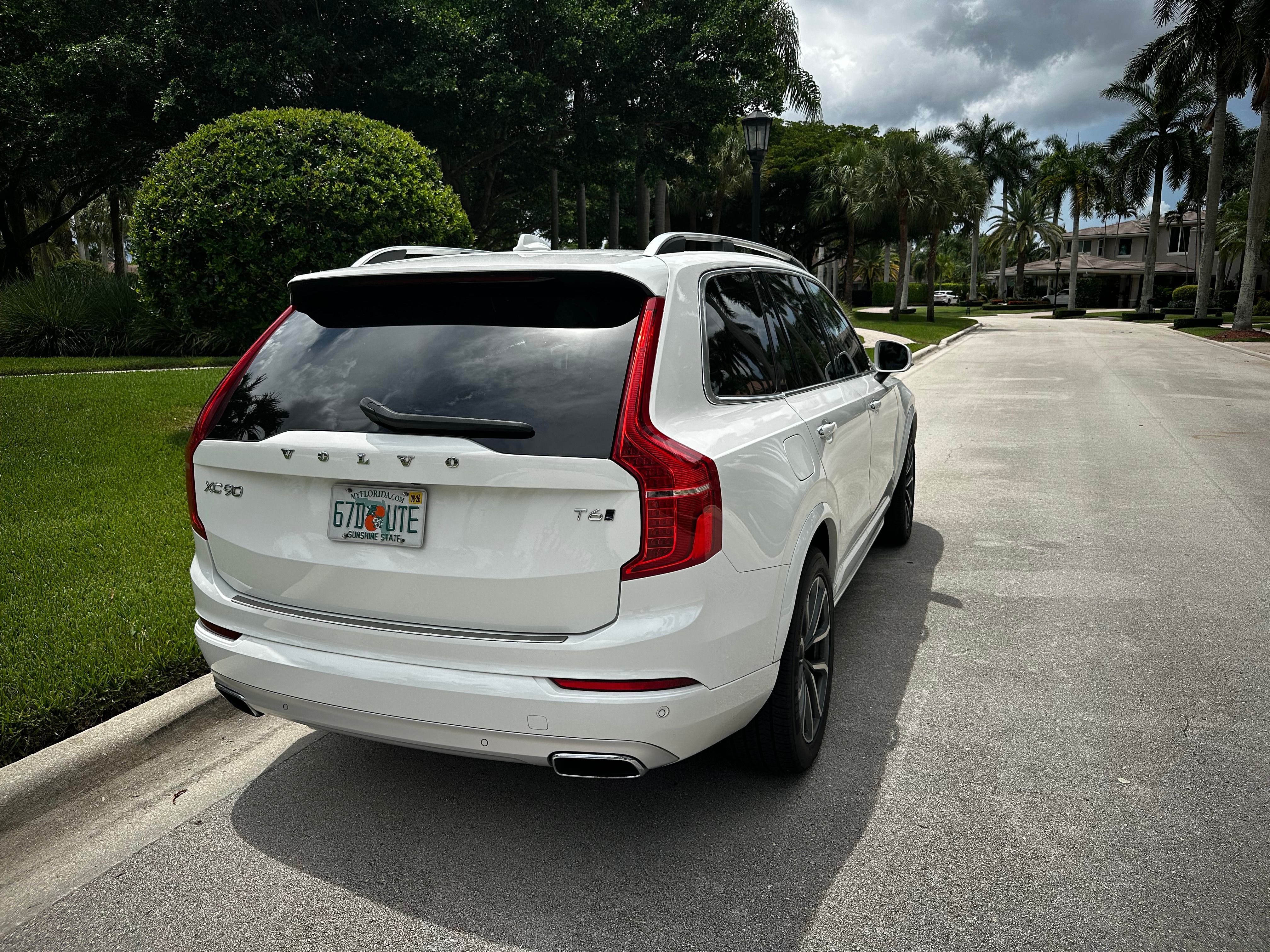 Used 2019 Volvo XC90 T6 Momentum w/ Protection Package Premier AWD/4WD image 4