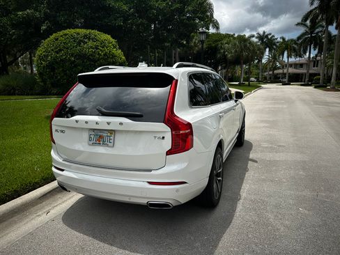 Used 2019 Volvo XC90 T6 Momentum w/ Protection Package Premier AWD/4WD image 4