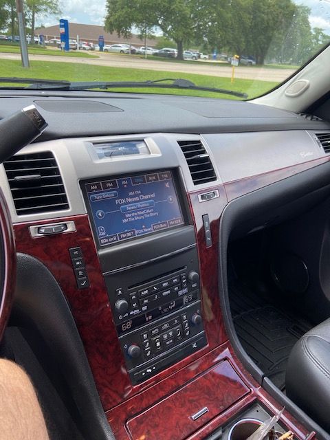 Used 2013 Cadillac Escalade ESV Premium RWD image 9