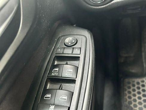 Used 2014 Jeep Cherokee Latitude w/ Cold Weather Group AWD/4WD image 17