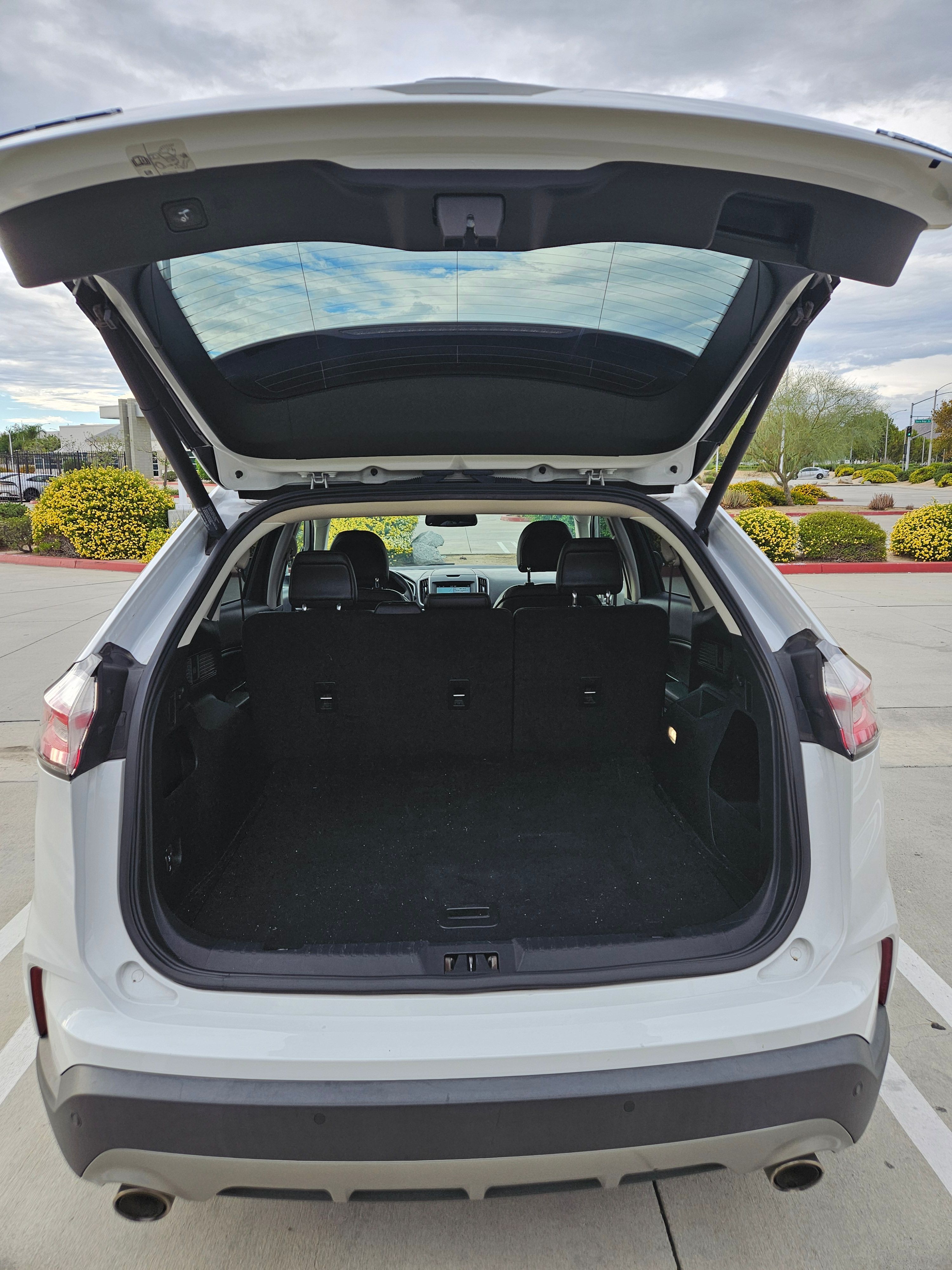 Used 2019 Ford Edge SEL w/ Equipment Group 201A FWD image 8