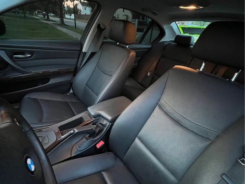 Used 2011 BMW 328i xDrive Sedan AWD/4WD image 5